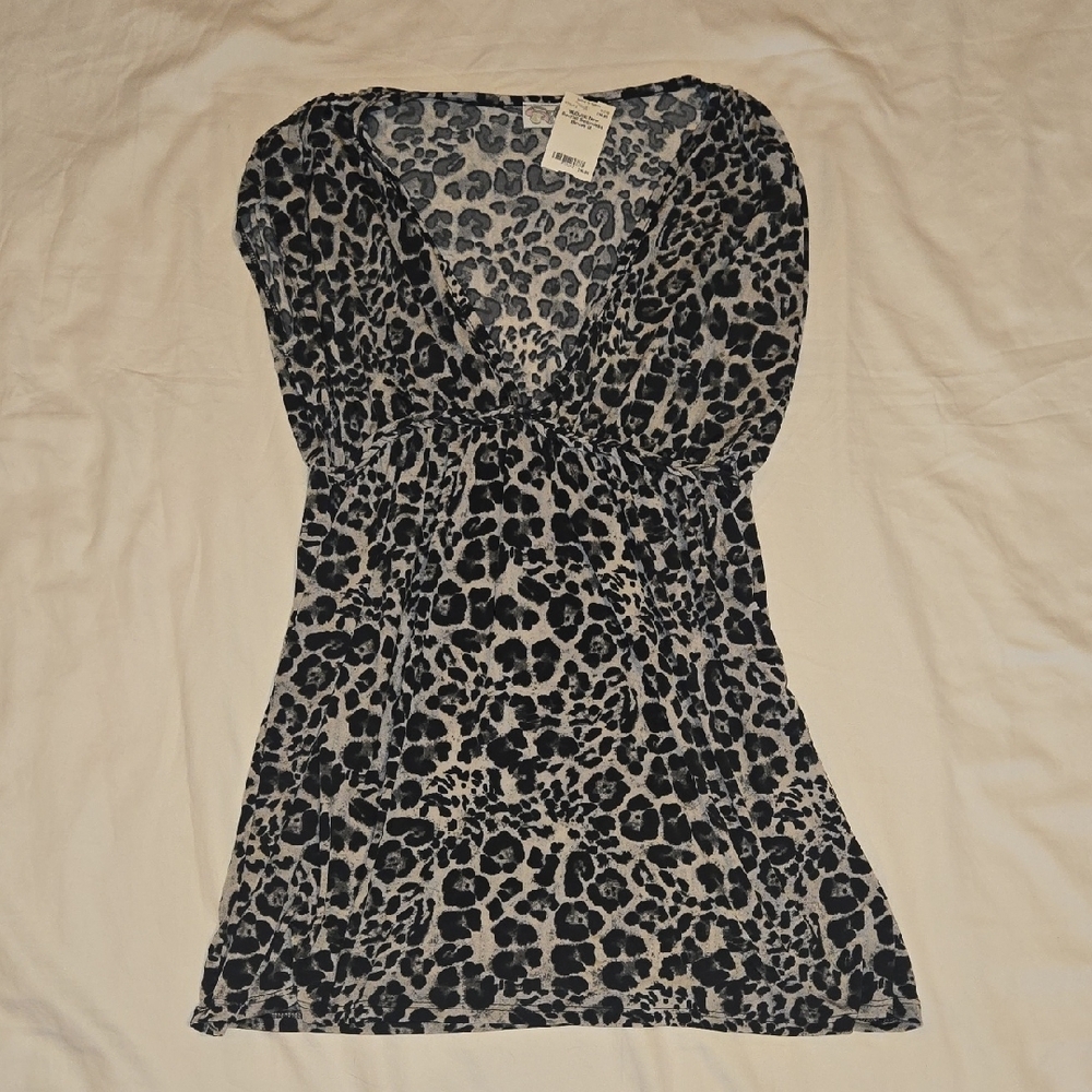 Leopard Print V-Neck Top